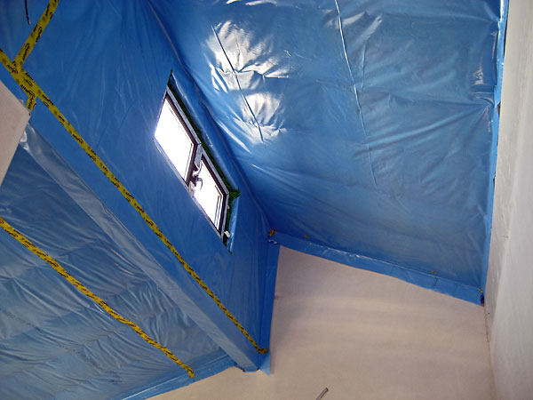 Die Decke im Badezimmer Dämmung und Folie im Schlafzimmer