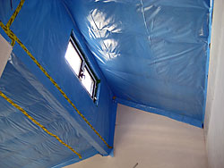 Die Decke im Badezimmer Dämmung und Folie im Schlafzimmer